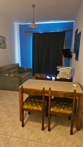 Comfort Bathroom Apartments image 6