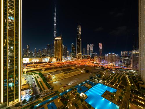 Royal Vista at Downtown Views II - Dubai City & Burj Khalifa Views - Brand New Luxury 2BR Apartment, Dubai