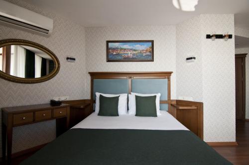 Suite Room with Sea View image 10