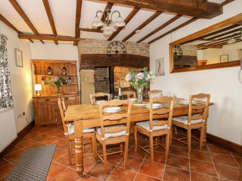 Wilstone Cottage - image 3