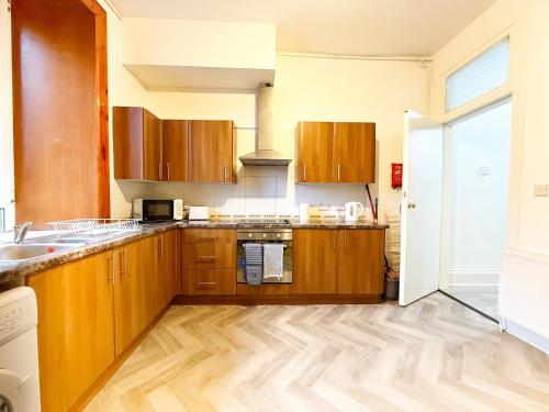 2 Bed Flat - Street Parking near Scotland Street School Museum