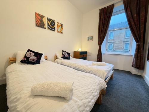 2 Bed Flat - Street Parking, Glasgow (photo 6)