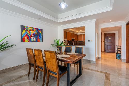 Newly furnished 1BDR apartment in The Palm Fairmont, Dubaj (fotografie 3)
