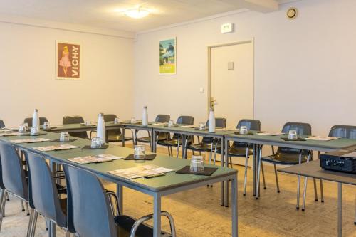 Brit Hotel Le Parc Rive Gauche - image 3