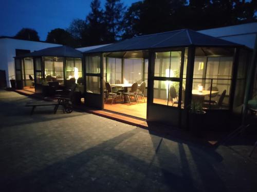 Bennetts Restaurant und Hotel - image 2