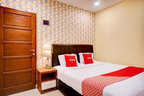 Deluxe Double Room image 5