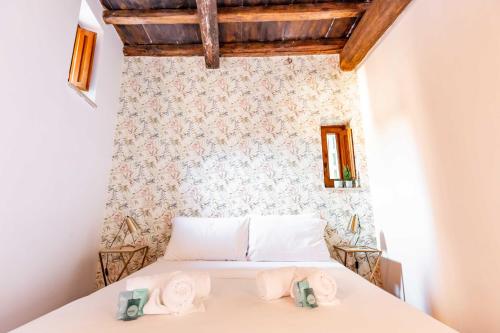 One-Bedroom Apartment image 2