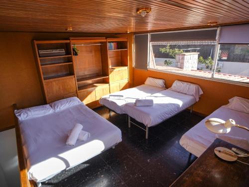 Bed&BCN Hills House – Barcelona, NJ