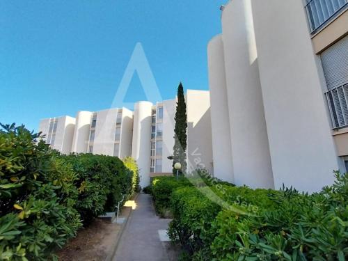 6 PERS 2 CHAMBRES DERNIER ETAGE EN FRONT DE MER - image 13