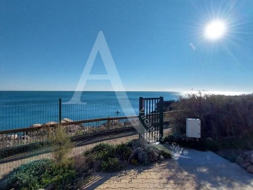 6 PERS 2 CHAMBRES DERNIER ETAGE EN FRONT DE MER - main image
