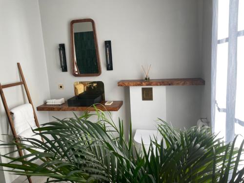 حمام, La Traversée (La Traversee) in سان ساتورنين دي لوسيان