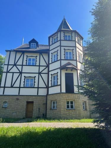 Viesnīcas āriene, Villa Briggs in Belusa