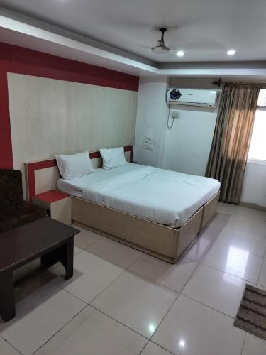 Hotel Cozy Residency  in จาบาลปุร์