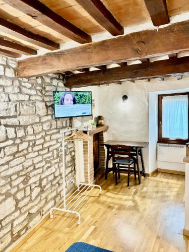Instalaciones, Stone House Gubbio in Gubbio