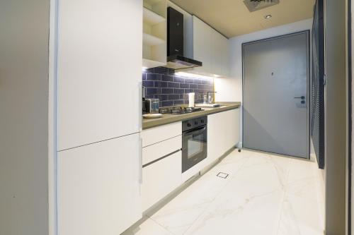 Urban Living in Downtown Dubai Studio MAG 318, Dubai (photo 4)