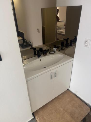 Compact House in 克盧日 - 納波卡