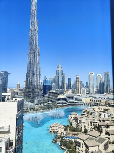 Luxury Burj Facing Apt in DT, Дубай