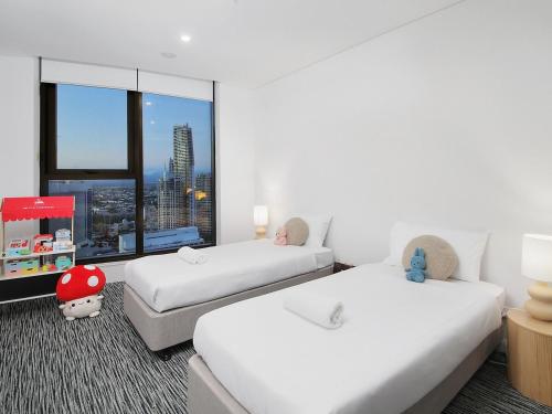 Beachfront Luxe Escape at Surfers Paradise Parking
