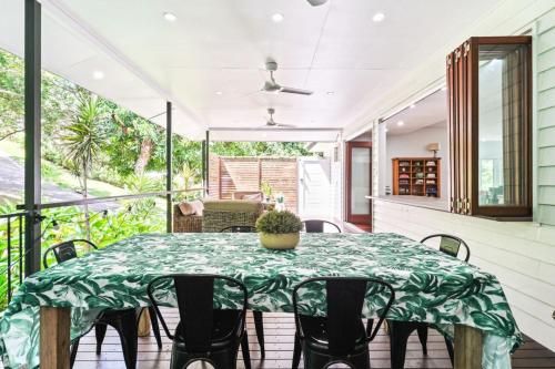 The Residence- Rainforest Retreat in Stratford