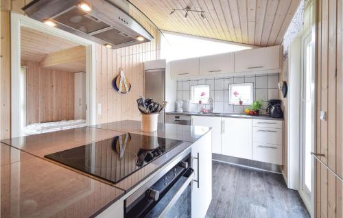Cuina, Nice Home In Ejstrupholm With Sauna in Ejstrup