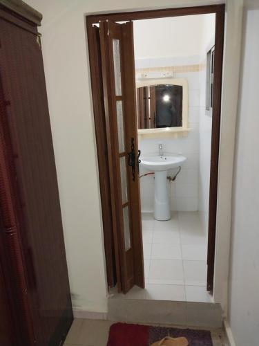 Chez Ousmane Fall ASECNA apparemment F2 Chez Ousmane Fall ASECNA apparemment F2