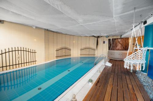 Unique apartment with private pool, cinema, SPA, Прага (фото 9)
