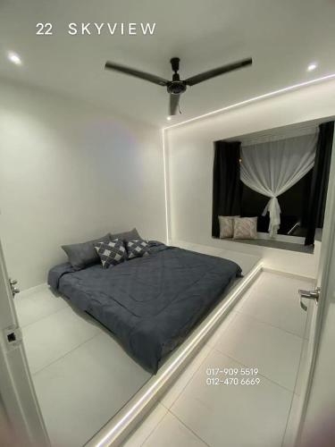 22 Skyview Room Type - Superior Queen Room
