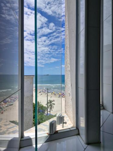 View, PITANGUEIRAS - FRENTE MAR - 3 SUITES - SERVICO De PRAIA - COM GARAGEM in Barra Funda