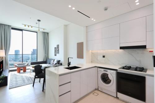 Livbnb-1B Elegant City Living with City Views, JVC, Dubaj (zdjęcie 8)