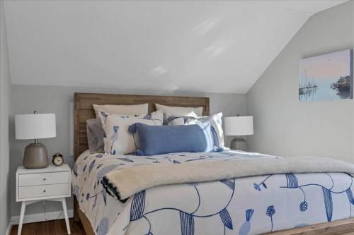 Sea Glass Cottage-in the heart of Clinton Harbor!