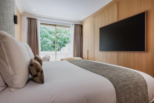 Exceptional flat - 1BD 6P- Arc de Triomphe - image 5