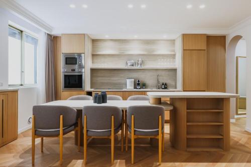 Exceptional flat - 1BD 6P- Arc de Triomphe - image 12