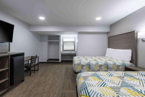 Queen Room with Two Queen Beds - Disability Access - Smoking