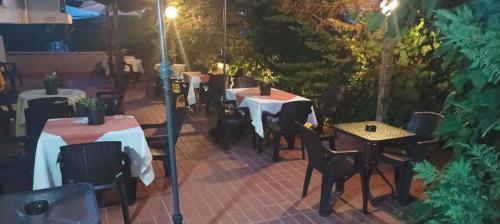 Vanta Hotel – Thassos Town, MO