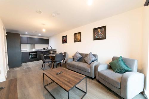 Spacious 1 Bed Apartment in Liverpool w Views, Liverpool (photo 6)