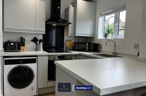 設施, Modern 3 Bedroom House By Tranquil Ventures Short Lets & Serviced Accommodation Botley With Free Par in 北欣克西