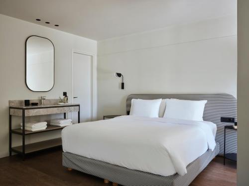 Lithos Hotel - image 14