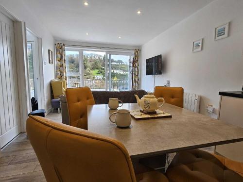 Pet Friendly Sea view Villa Millendreath Looe