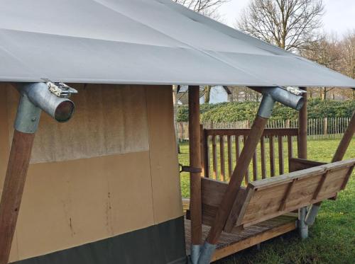 Viesnīcas āriene, Safaritent 4 persoons camping Lindershoeve Bergeijk in Bergeijk