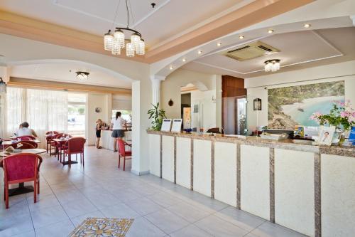 Regina Studios & Hotel 3