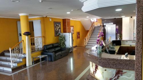 Lobby, Hotel Humanes in Fuenlabrada