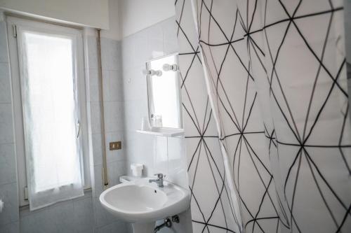 Hotel Maremola Room Type - Standard Triple Room
