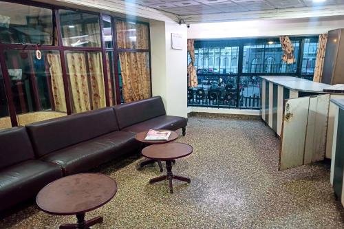 Hotel Rainbow near Victoria Hospital City Market - 로비