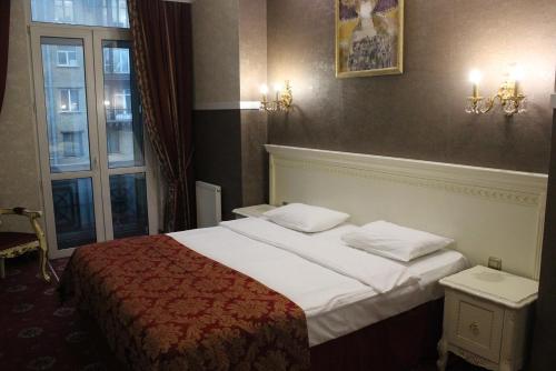 1 queen bed
