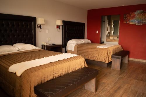 2 double beds