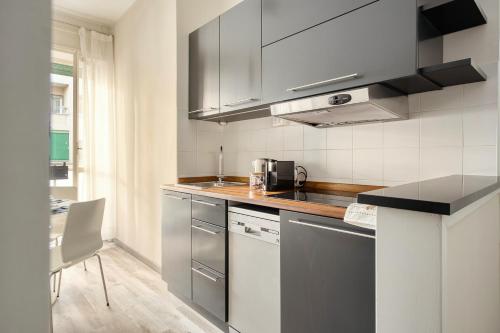 Elegant One-Bedroom Apartment in Porta Romana, Милан (фото 4)