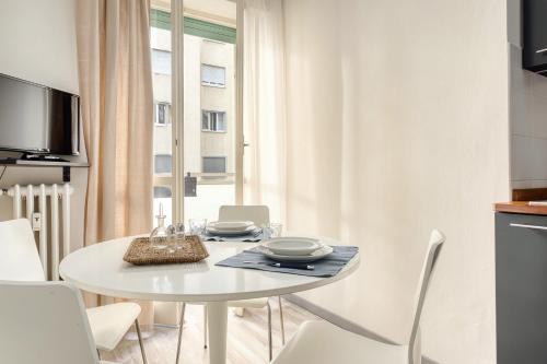 Elegant One-Bedroom Apartment in Porta Romana, Милан (фото 5)