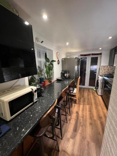 room near Luton center room near Luton center