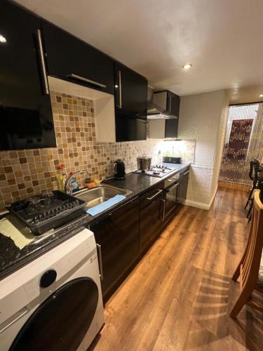 room near Luton center room near Luton center