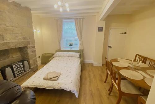 43 Heol Maelor- A Homely Cottage in Wrexham, North Wales in Coedpoeth